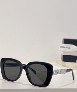 CHANEL glasses