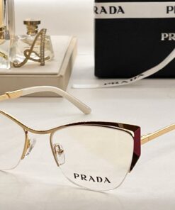 PRADA sunglass