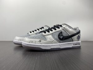 NIKE SB Dunk Low