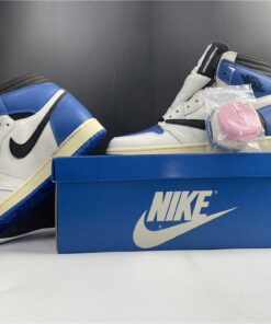 Air Jordan 1 Travis Scott  DH3227-105