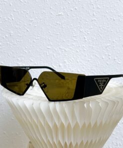 PRADA sunglass