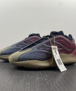 Adidas Yeezy 700 V3 Fade Carbon