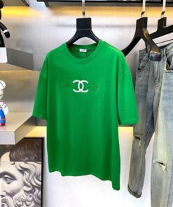 CHANEL T-shirt