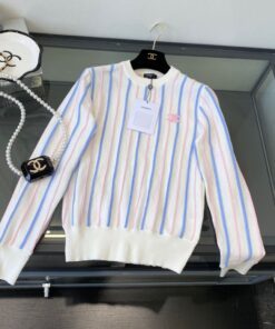 CHANEL sweater