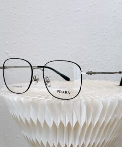 PRADA sunglass