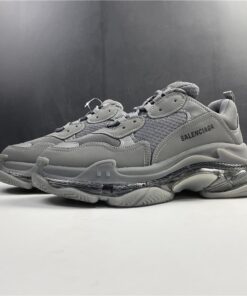 Balenciaga Triple s