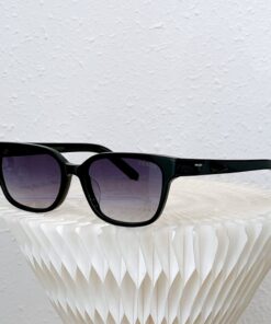 PRADA sunglass