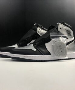 Air Jordan 1 Retro High OG sliver toe