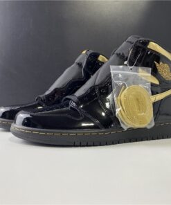 Air Jordan 1 High OG Metallic Gold (555088-032)