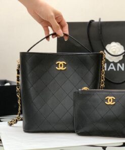 CHANEL bag